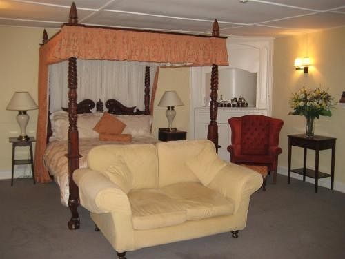 The Pack Horse Hotel South Brent Екстериор снимка